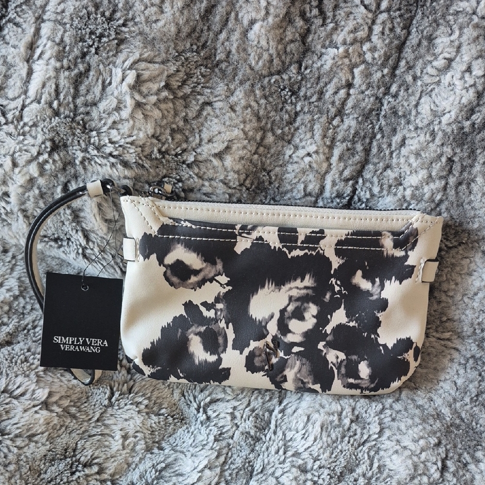 Simply Vera Vera Wang 🖤 Black and Cream Clutch